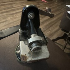 Vintage Singer USA Sewing Hand Crank Pinker C...