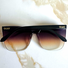 QUAY COME THRU Oversized Sunglasses Black Frame Gray Gradient Tinted Lens