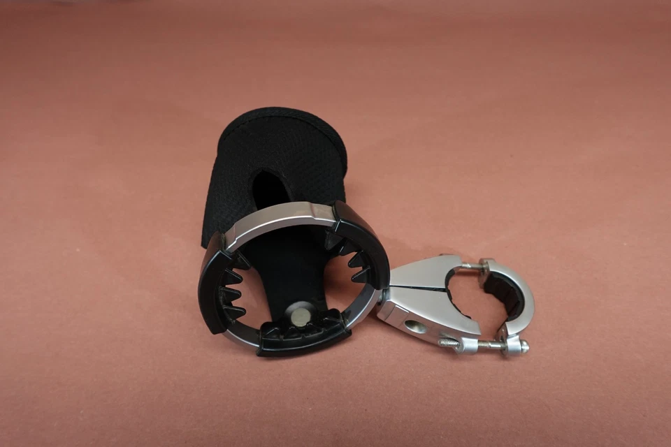 Harley Davidson Fat Bob FXFBS 114 2018-2024 portavasos manillar ajustable Foto 4 de 4