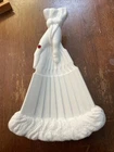 VINTAGE — ATTERBURY MILK GLASS TRINKET DISH