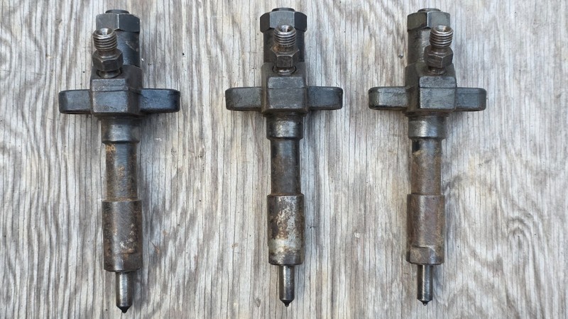 Lombardini 5LD825-3 TIPO833 Diesel Engine Injectors Used, Parts or Rebuild