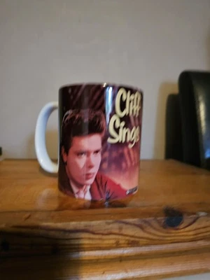 UNMARKED Cliff Richards Cliff sings mug new & Dishwasher Proof