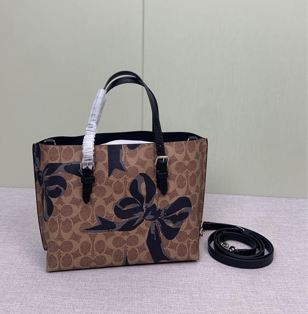 COACH Mollie Tote Bag 25 In Signature Canvas With Bow Print CZ767