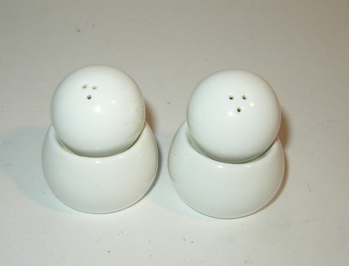 RARE Singapore Airlines Stacking White Ceramic Salt & Pepper Shakers Modern