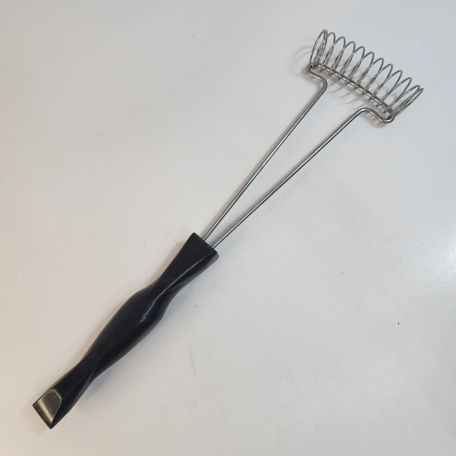 Cutco #1714 Vintage Coil Whisk Egg Beater - Brown Dark Classic Handle USA