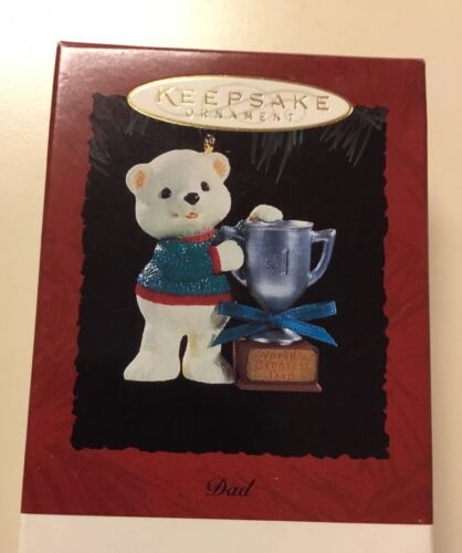 1994 HALLMARK KEEPSAKE ORNAMENT  #1 DAD BEAR LOVING CUP NEW IN BOX! - Afbeelding 1 van 2
