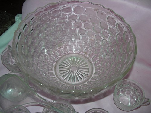 Vintage Federal Glass Yorktown Clear Thumbprint Punch Bowl, 9 Cups And Ladle - Picture 3 of 7