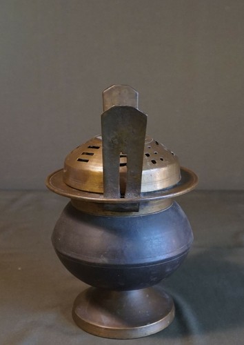 Early 1900 Korean Tri Pod Brass Incense Burner - Picture 7 of 12
