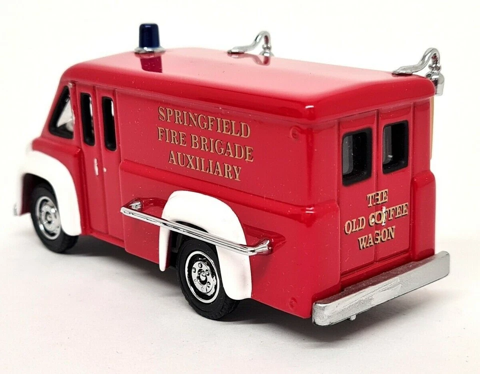 Matchbox Yesteryear - YFE16 1948 Dodge Route Van Fire Fighter Support Truck - Image 4 of 4