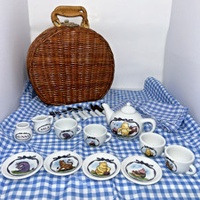 Vintage Disney Winnie the Pooh 22 Piece Mini Tea Set with Picnic Basket
