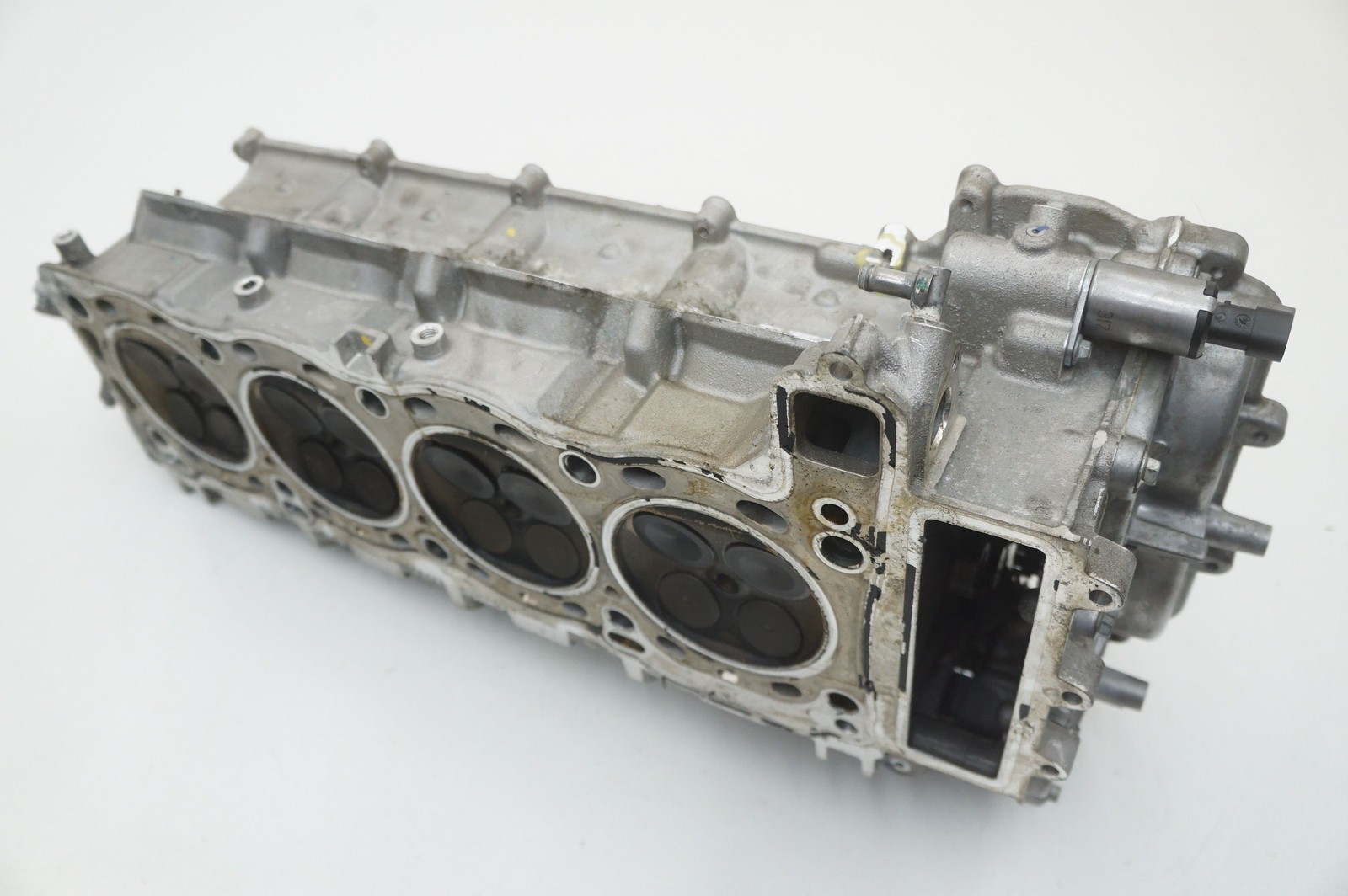 McLaren GT 2022 LEFT Cylinder head P/N 14F0798CP