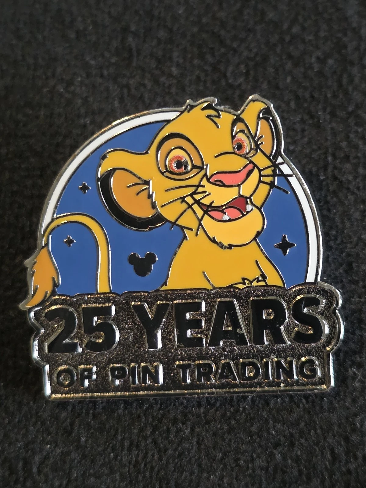 2025 WDW Hidden Disney - Hidden Mickey Pin - Simba 25 Years Of Pin Trading (13)
