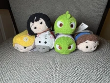 New DISNEY Tsum Tsum TANGLED Lot Of 6 Mini Plush 3.5” Flynn Rider Pascal Max NWT