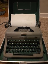 Vintage 1950's ROYAL Quiet Deluxe Manual Portable Typewriter w/case thumbnail