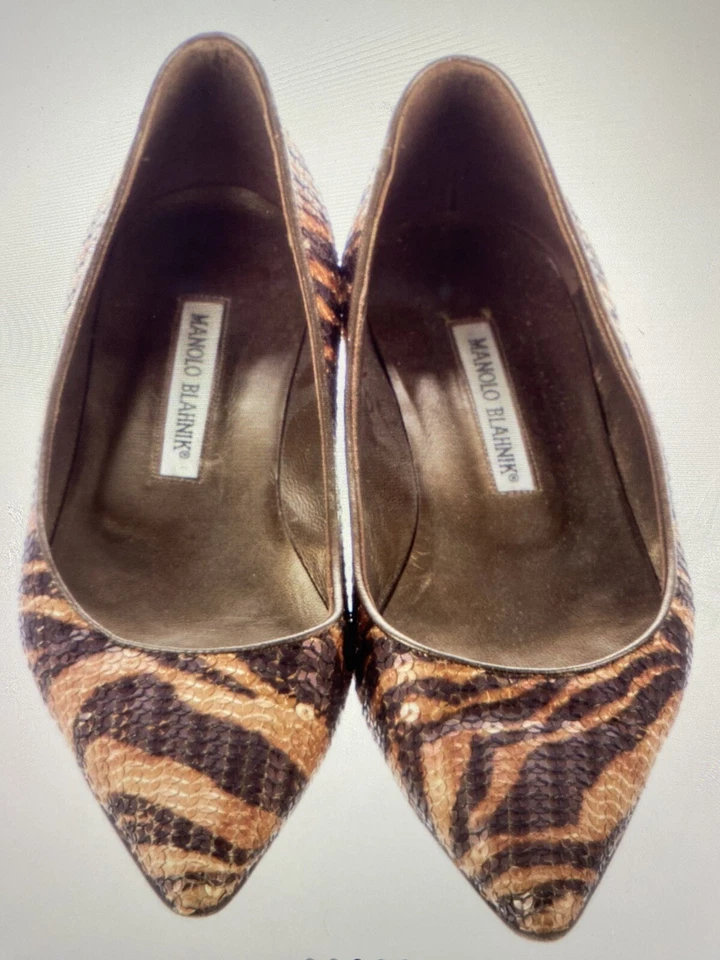 Manolo Blahnik Pointed Toe Sequin Flats 7.5 - Image 3 of 4