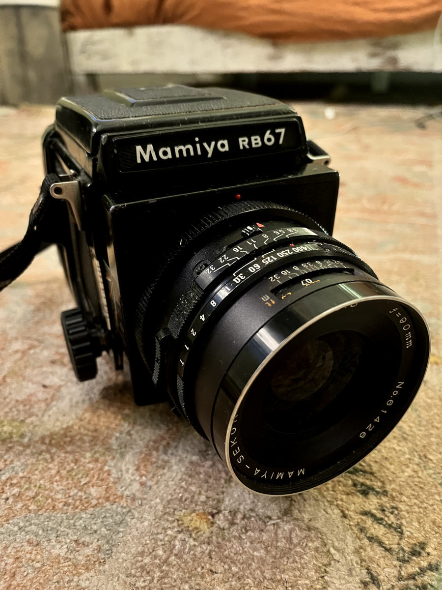 Mamiya RB67 Pro w/ Sekor C 90mm F3.8 Lens (Read Description Mamiya RB67 Pro w/ Sekor C 90mm F3.8 Lens (Read Description