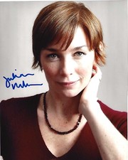 ACTRESS JULIANNE NICHOLSON SIGNED LAW AND ORDER CRIMINAL INTENT 8x10 PHOTO W/COA