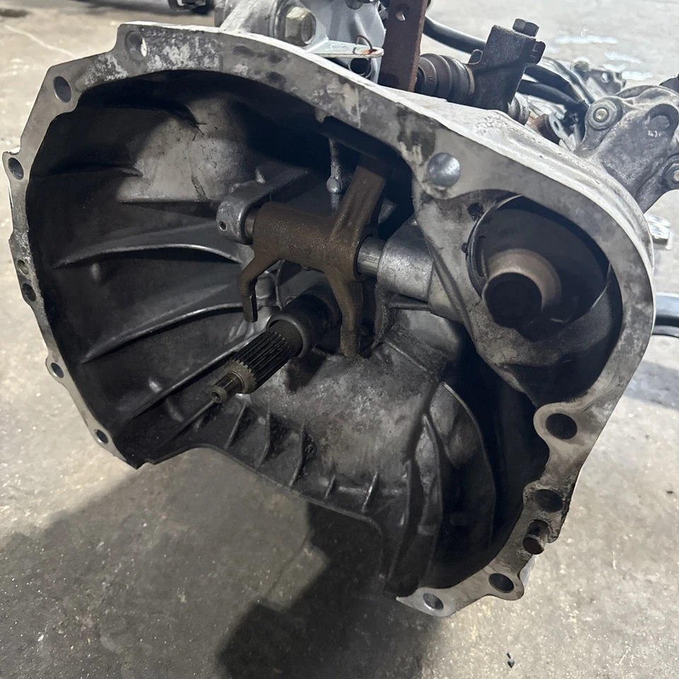 ☑️ 2015 - 2017 原始设备制造商斯巴鲁 WRX STI 2.5L 6 速手动变速箱 99K — 第 2/4 张图片