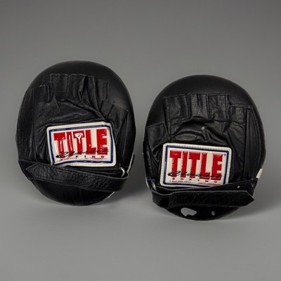 Title Boxing Classics Training Strike Pads Mitts Leather 9 Oz Per Pad