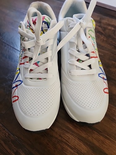 Zapatillas Skechers Graffiti Heart "Spread The Love" estampado blanco nuevas sin caja para mujer 9,5 - Imagen 5 de 8