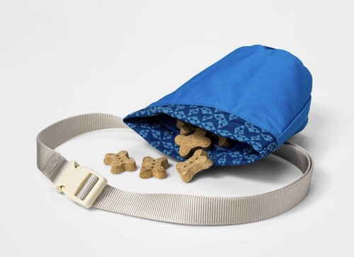 New Boots & Barkley Pet Treat Bag With Magnetic Closure And Belt Attachment - Picture 2 of 3