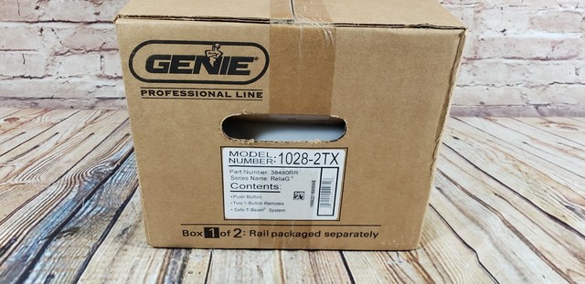 GENIE GARAGE DOOR OPENER MODEL 10282TX Professional Line Sealed 1028