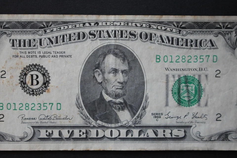 1969 C $5/New York/Federal Reserve Note/average circulation/F-1972B - Image 3 of 4