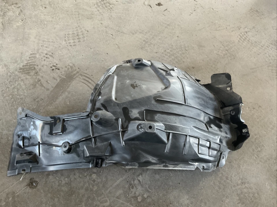 07-13 Infiniti G35 G37 Sedan Front Left Fender Splash Guard 63843-JK000 - Imagem 2 de 3