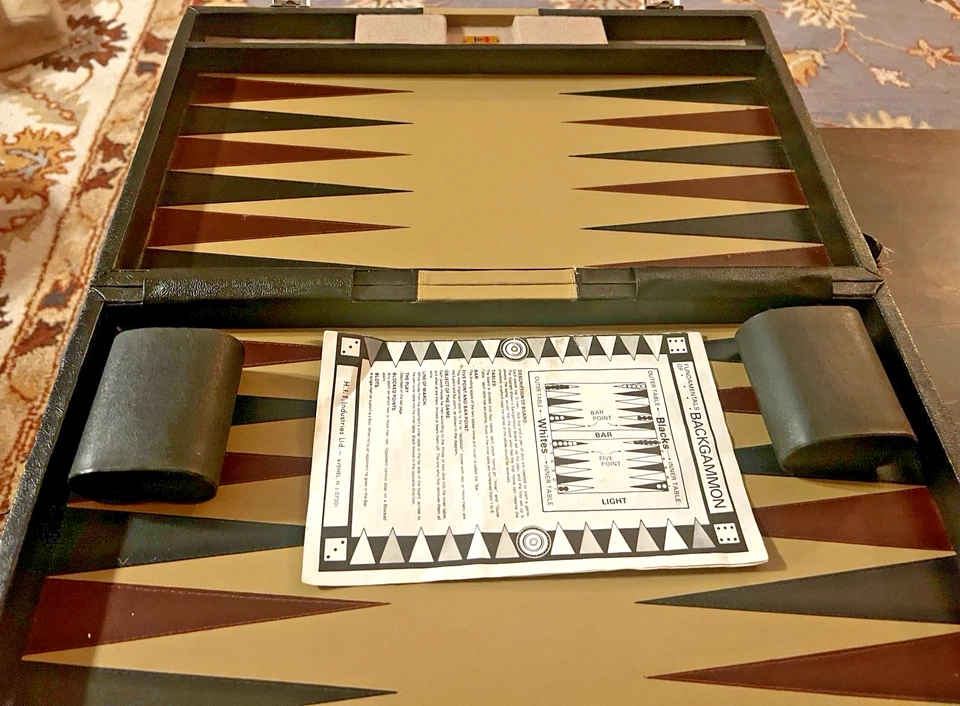 Vtg HIT Large 1 7/16" Red and Ivory Bakelite Backgammon and Dice Set, rough case - Image 4 of 4