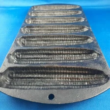 Vintage Lodge Cast Iron Cornbread Pan 7 Stick RESTORED Unmarked.