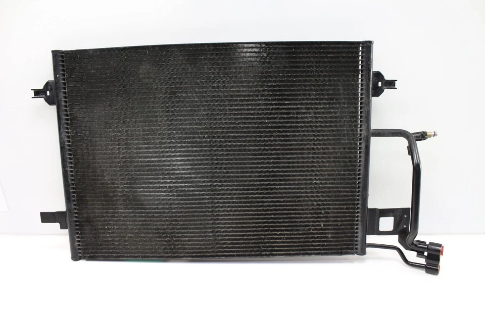 Audi A6 Quattro 1998-2004 - condensador de aire acondicionado 4B0260401J Foto 2 de 4