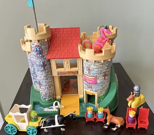 Vintage Fisher Price Play Castle #993 w/ Figures, Accesories, & Dragon. Read
