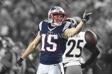 CY392 Chris Hogan New Eng Patriots Spotlight 8x10 11x14 16x20 Spotlight Photo