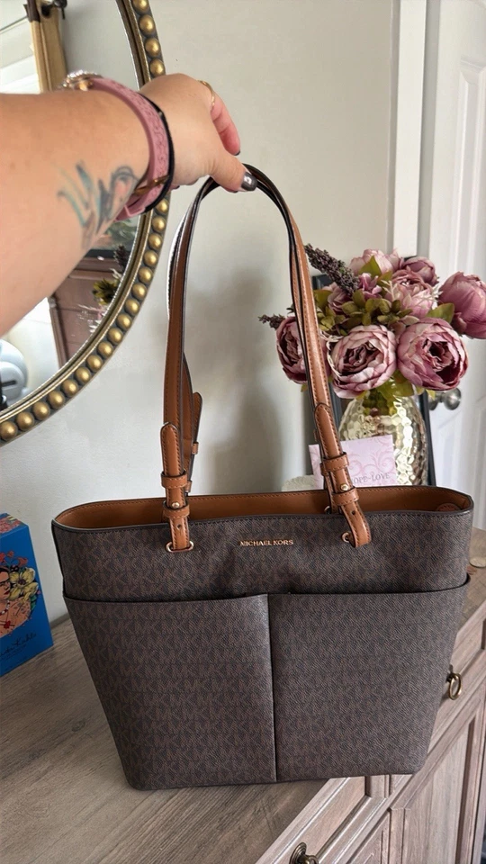 Bolso de Mano Michael Kors Bedford Mediano con Logo Foto 4 de 4