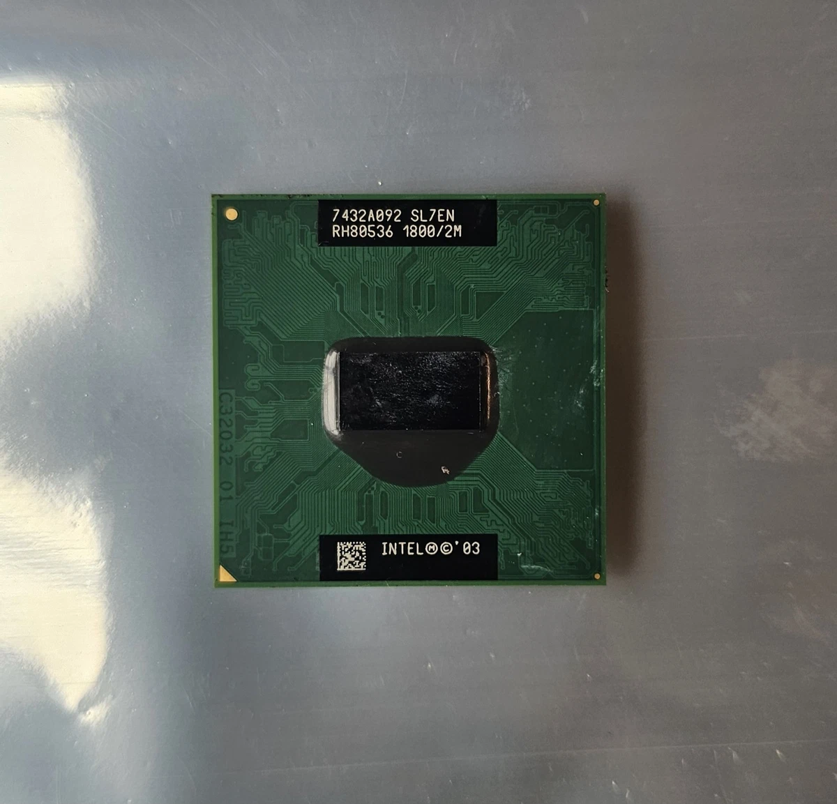 インテル Pentium M 745 1.8GHz/2M/400 Socket479 Dothan SL7EN s-l400.jpg