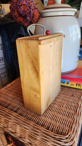 Parmesan Cheese Grater Wood Box, Portable Vintage Kitchen Tools, Made in Italy - Picture 2 of 10