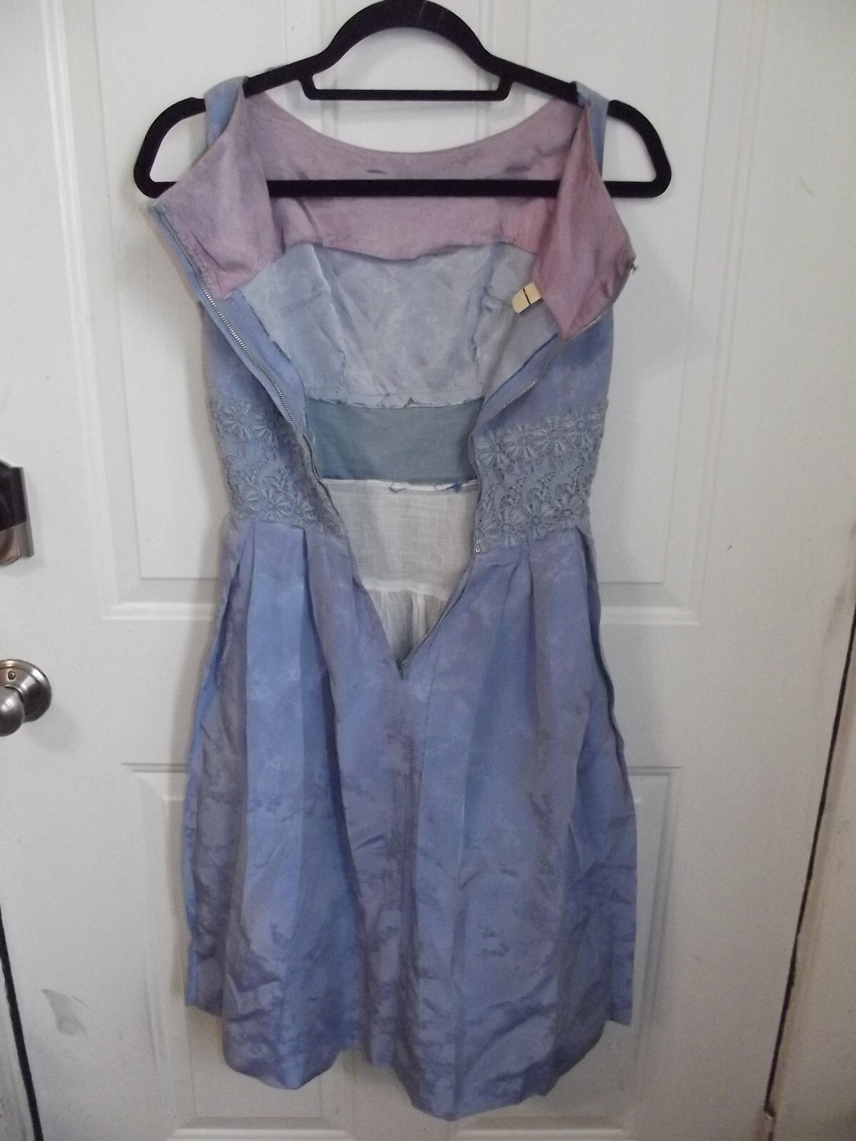 Picture 2 of 4