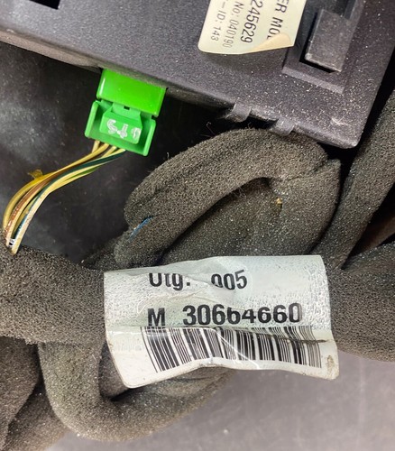 05 Volvo Xc70 Trailer Module With Wiring Harness 12245629 - Picture 2 of 13