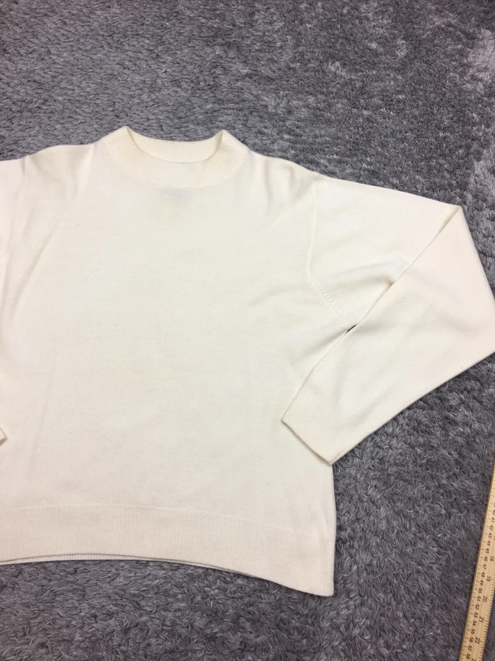 Suéter Sag Harbor cuello falso para mujer talla grande blanco roto marfil Foto 2 de 4