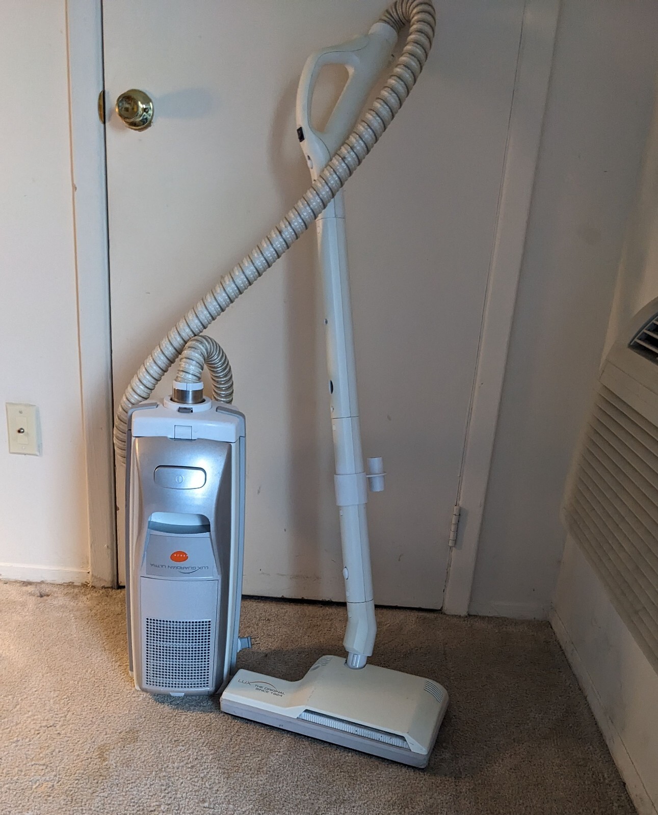 Aerus Lux Guardian Ultra Vacuum Cleaner C170A Works Great includes