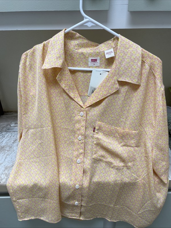 NWT Levis Shirt Womens XL Yellow Floral Button Front Camp Collar Casual Top