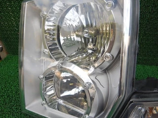 CHRYSLER Jeep commander 2006 Left Headlight 55157207AE [Used] [PA65994780] - Изображение 2 из 4