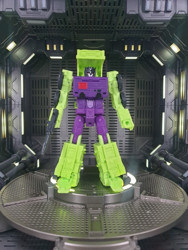 Transformers Studio Series 86 G1 Mixmaster - Picture 6 of 10