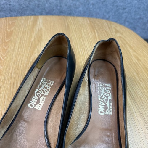 Salvatore Ferragamo Black Leather Pumps Size 9.5C Mint Green Bow Heel - Bild 13 von 19