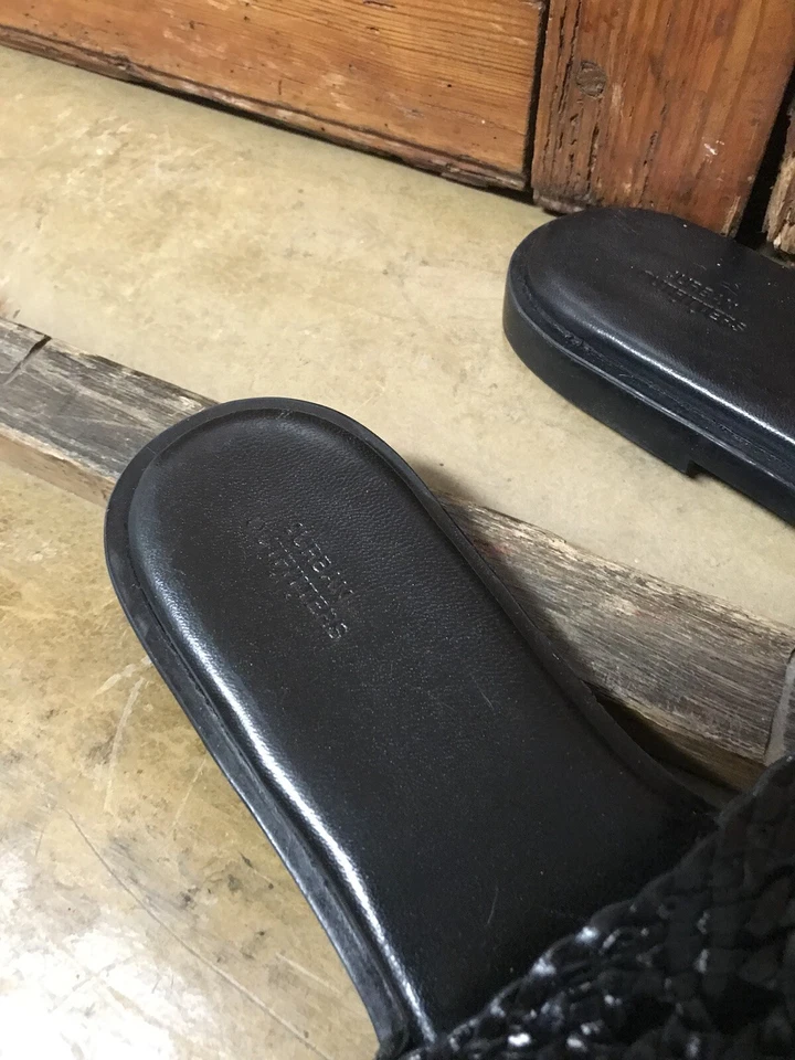 Sandalia sin cordones Urban Outfitters para mujer de cuero trenzado anudado negra talla 10 Foto 3 de 4