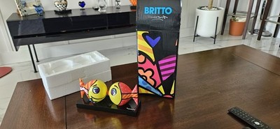 romero britto original sculpture kissing fishes
