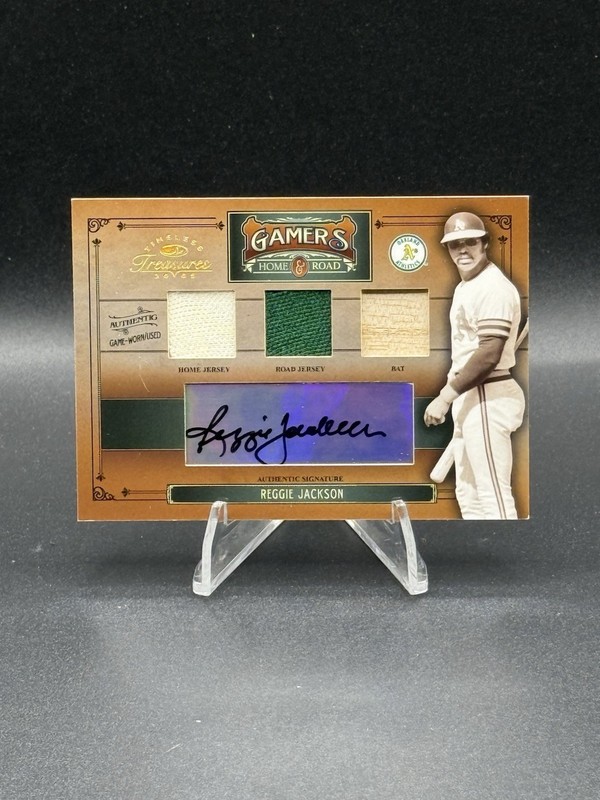 2005 Timeless Treasures Gamers #G-28 Reggie Jackson Jersey & Bat Relic Auto #/10