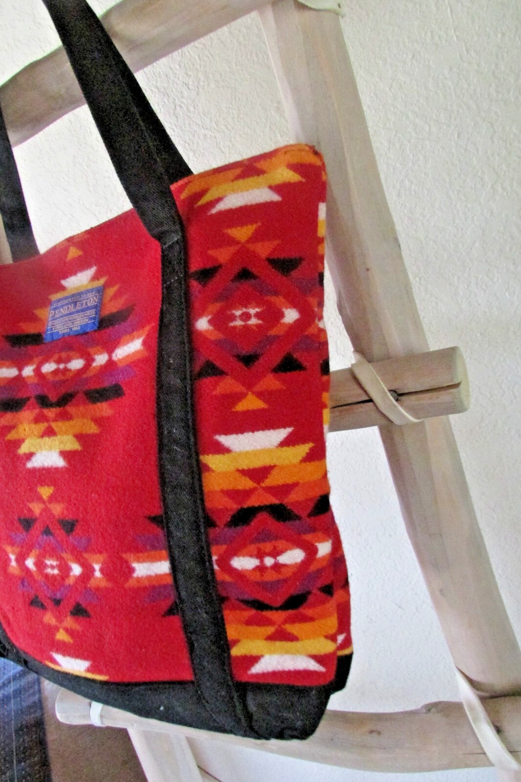 PENDLETON BLACK CANVAS RED MULTI NATIVE WOOLEN BO… - image 4