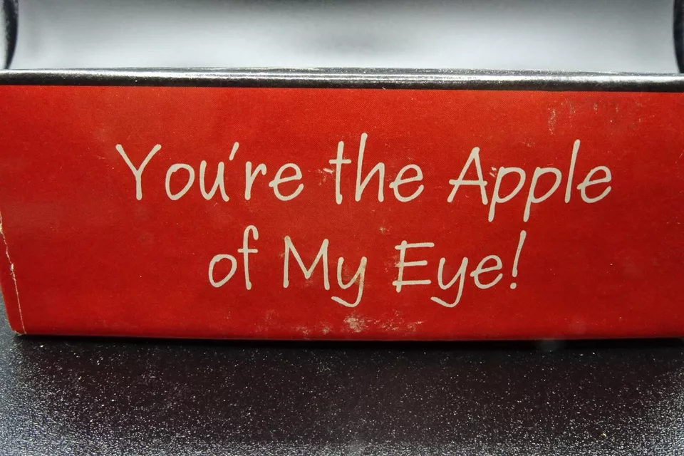 Vtg 1987 Springbok Hallmark Mini Puzzle You're the Apple of My Eye! 7" PZL7309 - Image 3 of 4