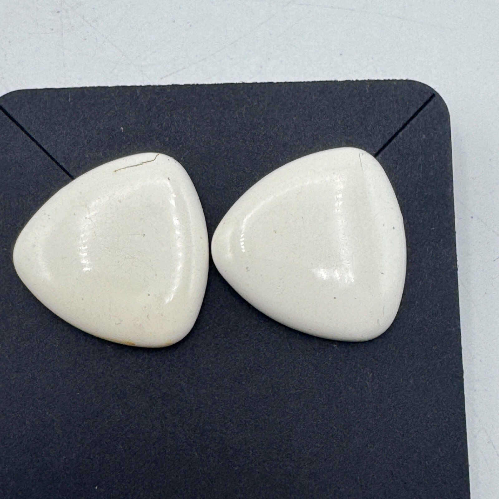 White Enameled Triangle-Shaped Stud Earrings Ligh… - image 2